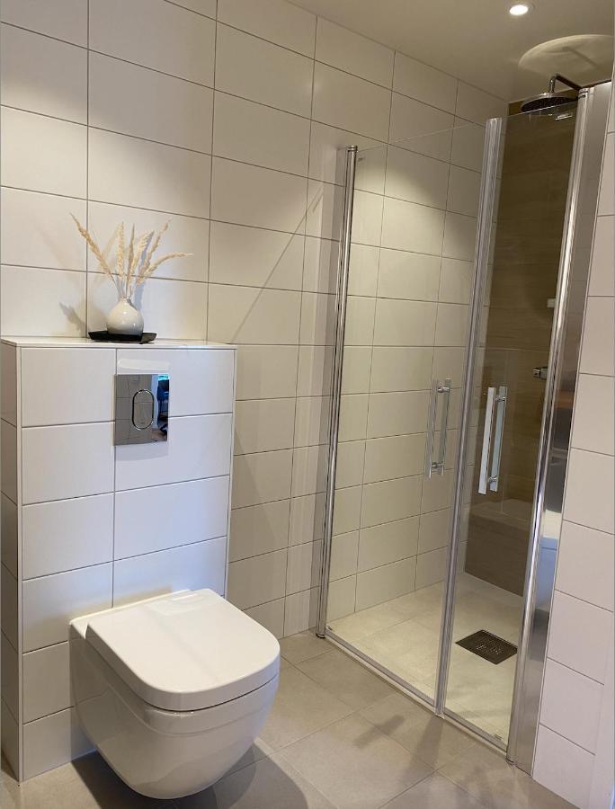 Luxurious Villa With Free Parking Gothenburg Exterior photo